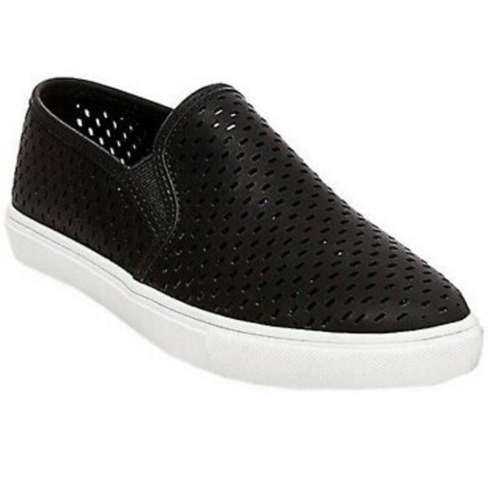 NWT: Steve Madden Perforated Slip-On Sneaker (8.5)
